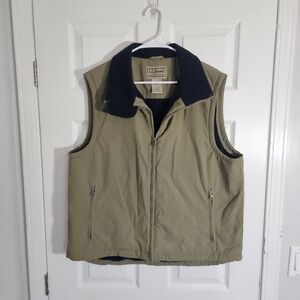 L.L. Bean Men's Large Tan Outdoor Full Zip Front And Pockets Vest